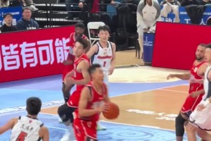 皇帝的统治还未结束？还能在恩比德头上完成平框飞扣的老詹